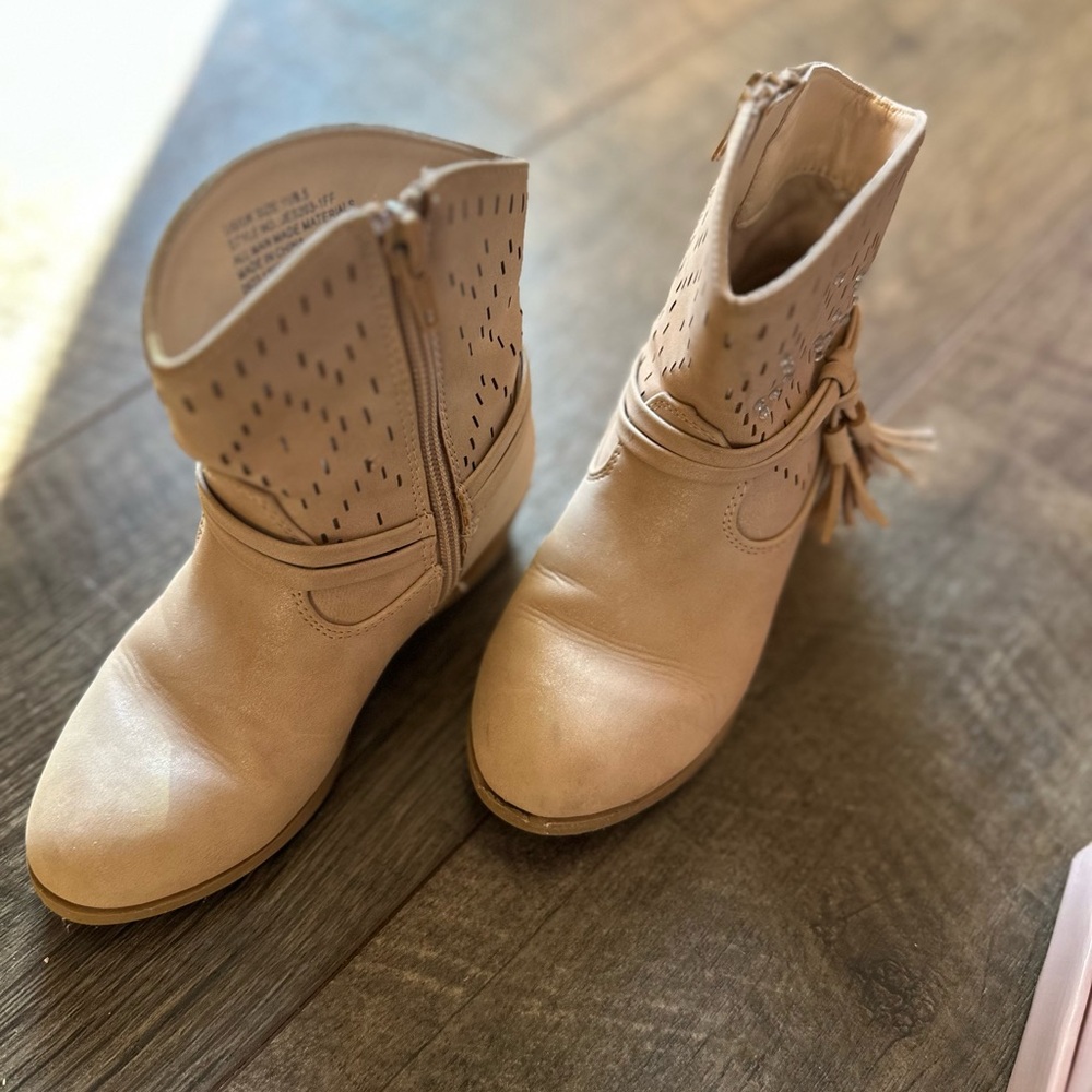 Jessica Simpson Tan Western Ankle Boots